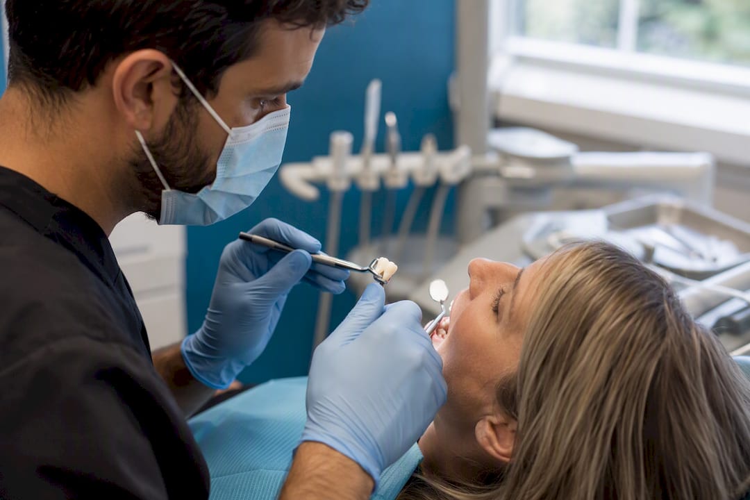 Placing temporary crown on cracked tooth