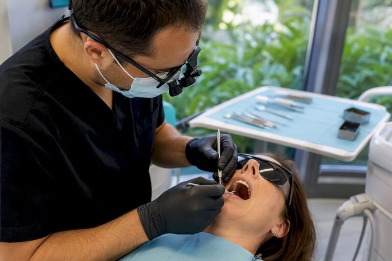Same Day Implants: 98.9% 3 Year Survival Only for Selected Patients